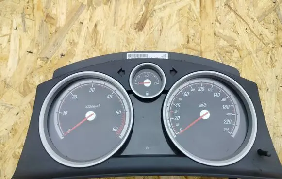 Opel Astra H Speedometer (instrument cluster) 13172028 13172028RU SW04405