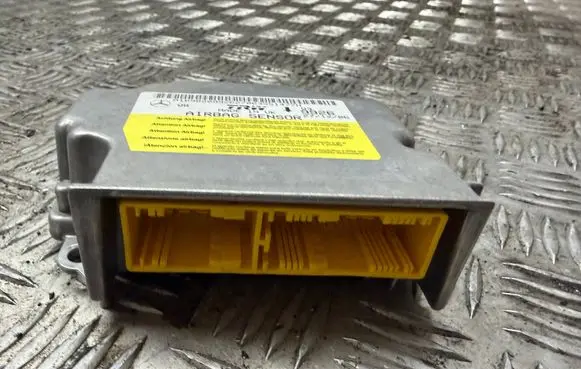 Mercedes-Benz B W245 Airbag control unit/module A1698209926