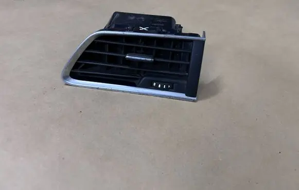Peugeot 508 Dashboard side air vent grill/cover trim 9686445377