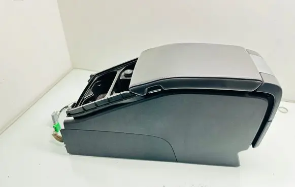 Volvo V70 Center console 