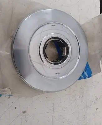 Volvo 240 R14 wheel hub/cap/trim 1272643-6
