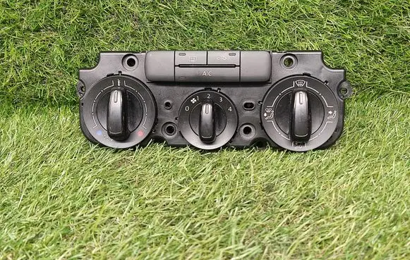 Volkswagen Jetta VI Climate control unit 5C0820047CK 901519030007