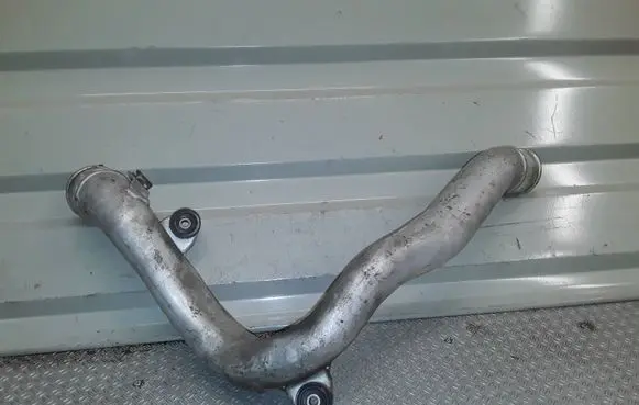 Intercooler hose/pipe
