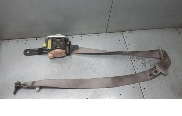 Nissan X-Trail T30 Front seatbelt 