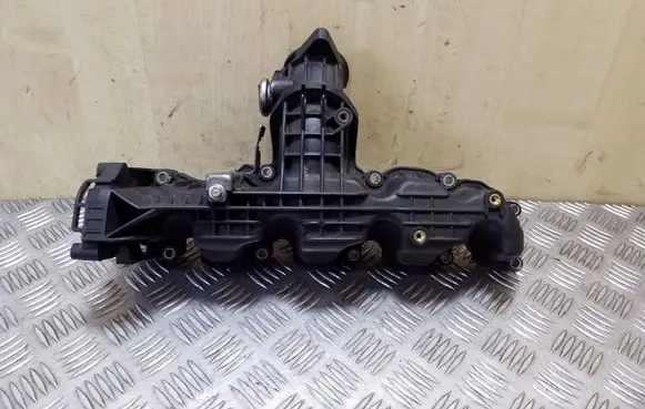 Volkswagen Polo V 6R Intake manifold 03L129711B