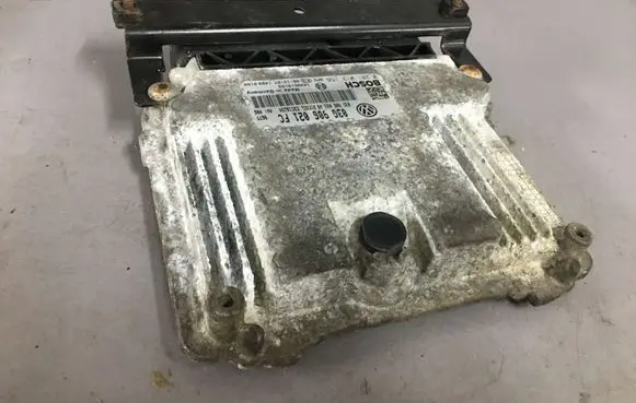 Volkswagen PASSAT B6 Engine control unit/module 03G906021FC