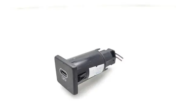 Jaguar I-Pace USB socket connector M8E219010CA
