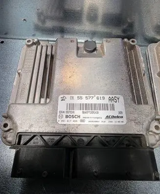 Opel Insignia A Engine control unit/module 55577619 55575349 0281017453