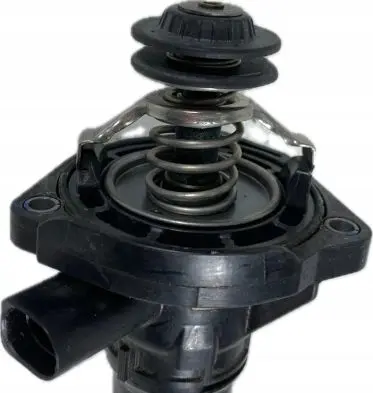 BMW 7 G11 G12 Thermostat housing 8482643