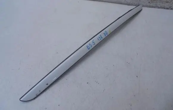Citroen DS5 Windshield trim