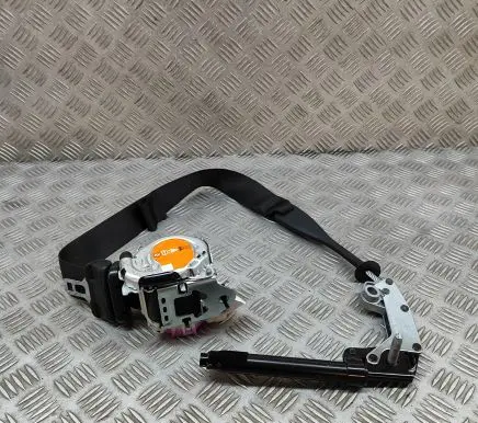 Ford Mustang VI Front seatbelt FR3Z76611B08AA