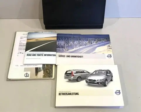Volvo V70 Owners service history hand book 