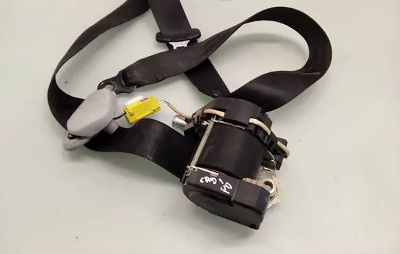 Volkswagen Caddy Front seatbelt