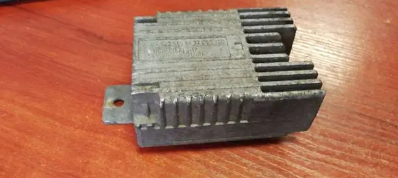 Mercedes-Benz A W168 Coolant fan relay 0235456832