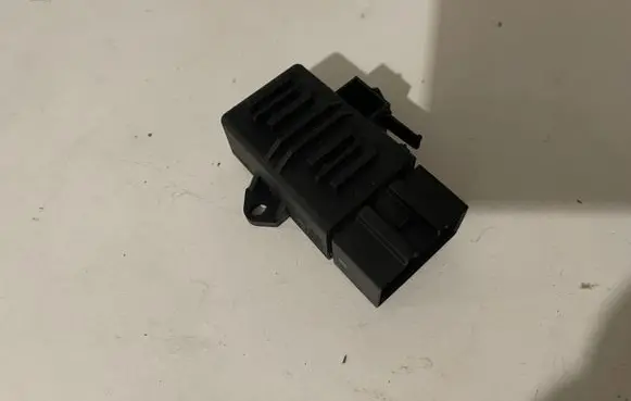 Volkswagen e-Up Seat heating relay 6R0959772A