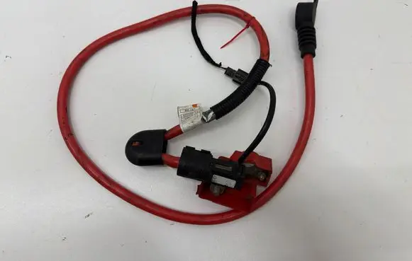 BMW 5 E60 E61 Positive cable (battery) 10304410