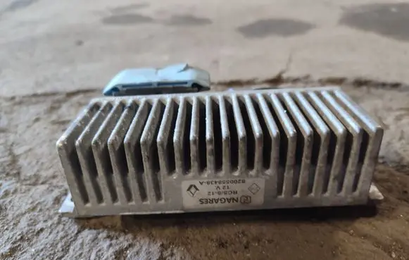 Renault Scenic III - Grand scenic III Glow plug pre-heat relay 8200558438A