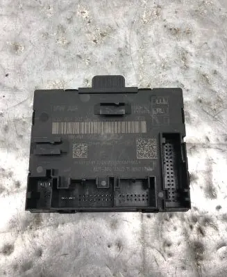 Volkswagen PASSAT B8 Door control unit/module 5Q0959392D