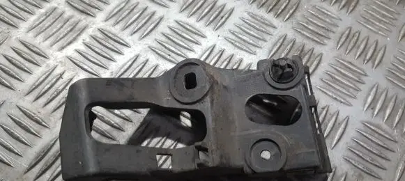 Audi A4 S4 B6 8E 8H Fender mounting bracket 8e0853921b