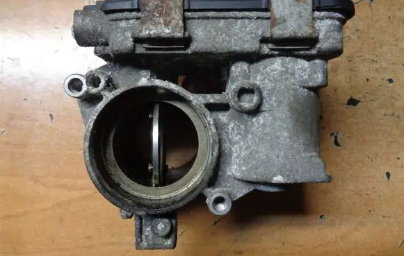 Suzuki Swift II Throttle valve 55213019