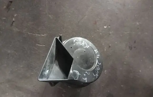 Audi A4 S4 B7 8E 8H Horn signal A28657625