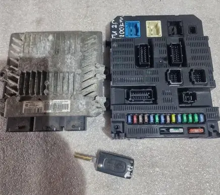 Fiat Ulysse Engine ECU kit and lock set 5WS40610BT 9664626580 9661642180