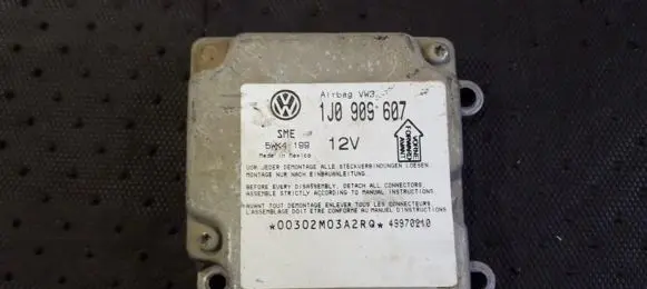 Volkswagen PASSAT B5 Airbag control unit/module 1j0909607 5wk4199