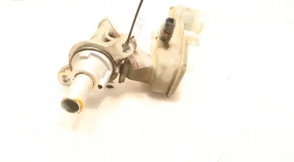 Master brake cylinder