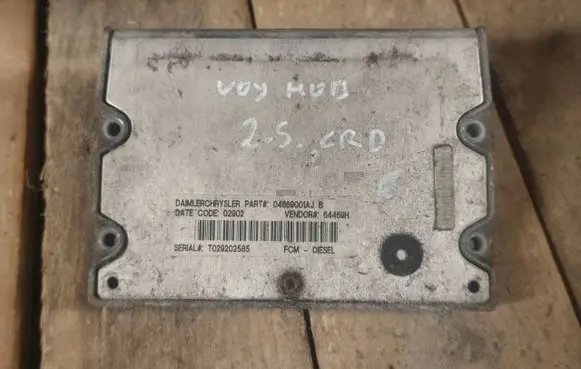 Chrysler Voyager Engine control unit/module 04869001AJ 64469H T029202585
