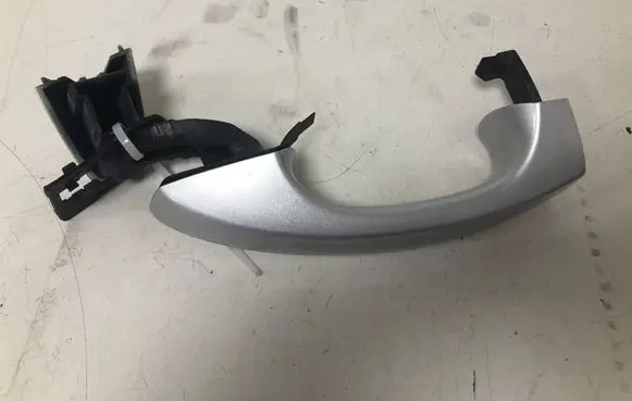 Volkswagen Golf VII Front door exterior handle
