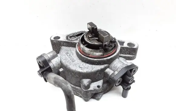 Volvo V40 Vacuum pump 9804021880