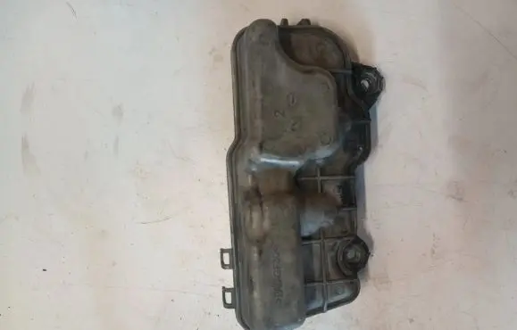 Vacuum air tank