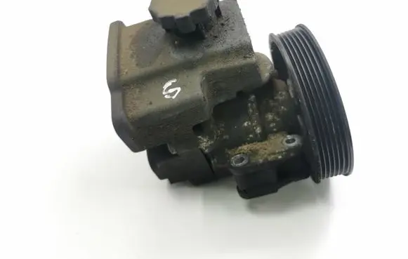 Mercedes-Benz S W220 Power steering pump A6112300115