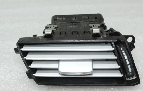 Mercedes-Benz E W212 Dashboard side air vent grill/cover trim A2128300154