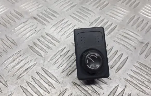 Nissan Primera Wing mirror switch