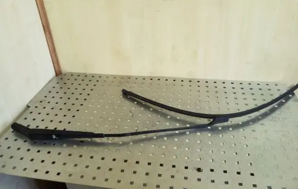 Peugeot 5008 Front wiper blade arm 3392125759R