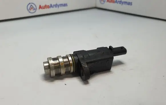 BMW 5 G30 G31 G38 Camshaft vanos timing valve 7639993 11417639993