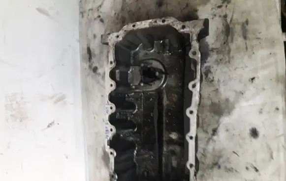 Volkswagen PASSAT B6 Oil sump 03G103603