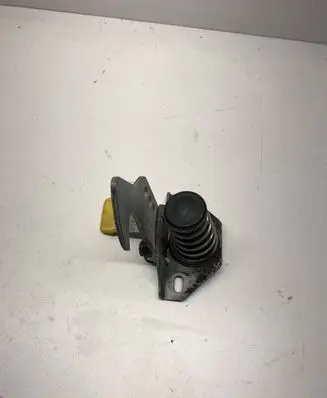 Engine bonnet (hood) release handle