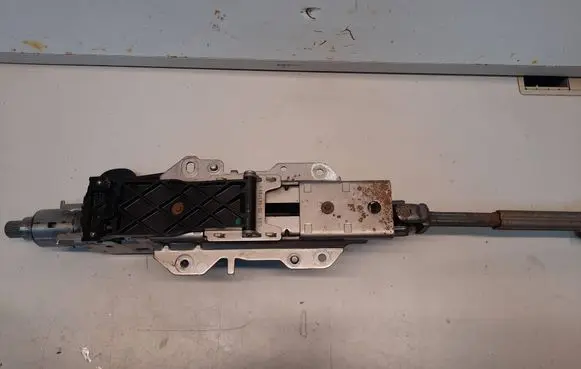Mini One - Cooper Coupe R56 Steering wheel axle 2752897 07121101517