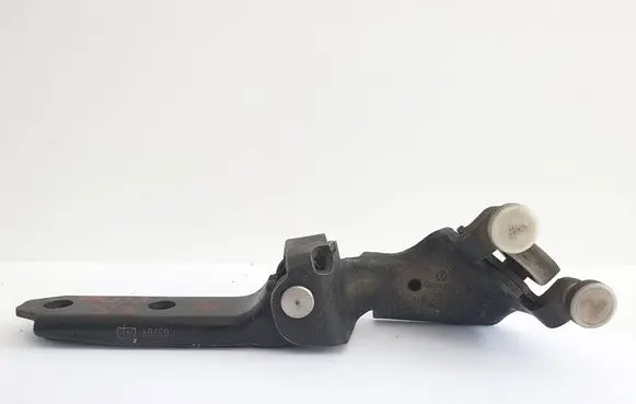 Volkswagen Transporter - Caravelle T5 Sliding door middle roller runner 7H0843335B