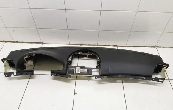 Mercedes-Benz E W211 Dashboard A2116800687 T0013796