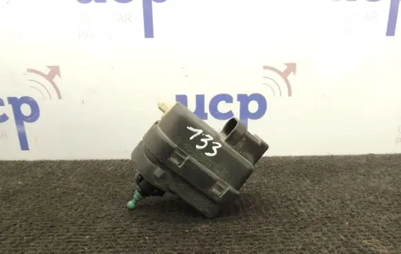 Renault Megane I Headlight level adjustment motor P7700840141 D133