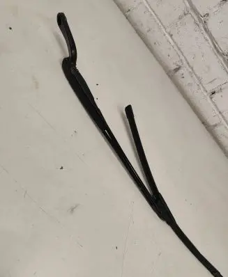 Audi A6 S6 C5 4B Front wiper blade arm 4B1955407D