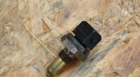 BMW 3 E46 Coolant temperature sensor 1433076