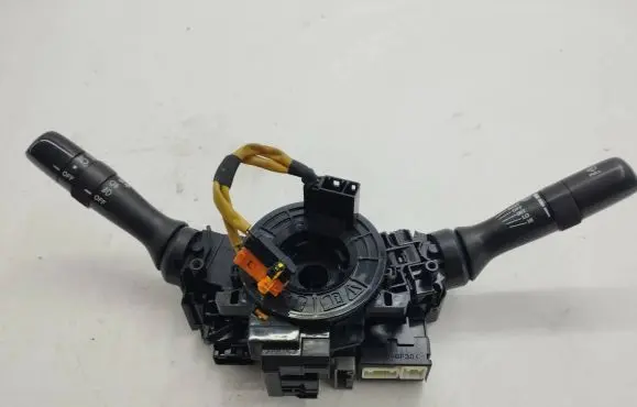 Lexus IS 220D-250-350 Wiper turn signal indicator stalk/switch 173832 17F111