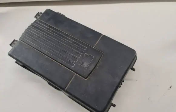 Volkswagen PASSAT B6 Battery box tray cover/lid 1K0915443A