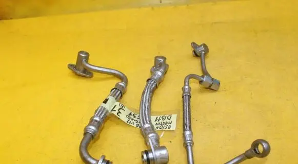 Coolant pipe/hose
