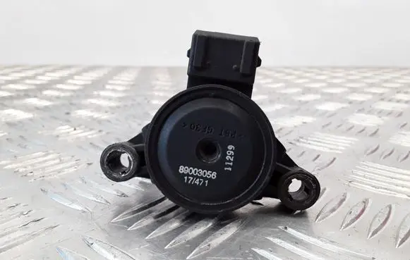 Nissan Primera Headlight/headlamp level sensor 89003056