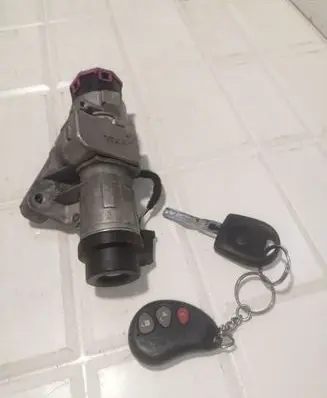 Volkswagen Polo Ignition lock 4B0905851